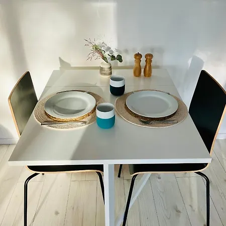 Forest House, Tiidu *