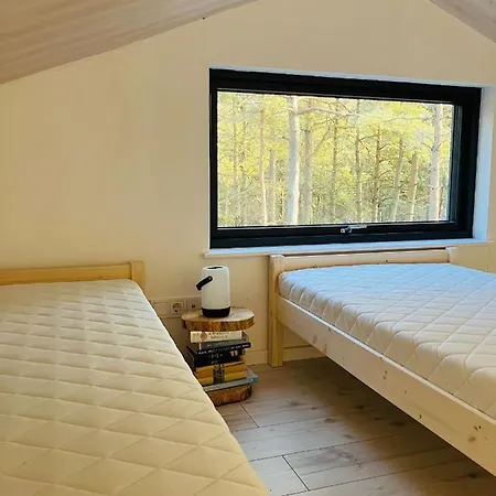 Forest House, Tiidu 別荘