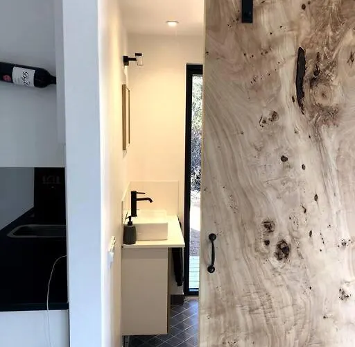 Forest House, Tiidu بيت للعطل Nässuma